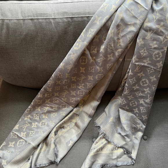 New Louis Vuitton Paris VL Pashmina Scarf Shawl Cashmere Silk Silver Gold Logo - Picture 6 of 13